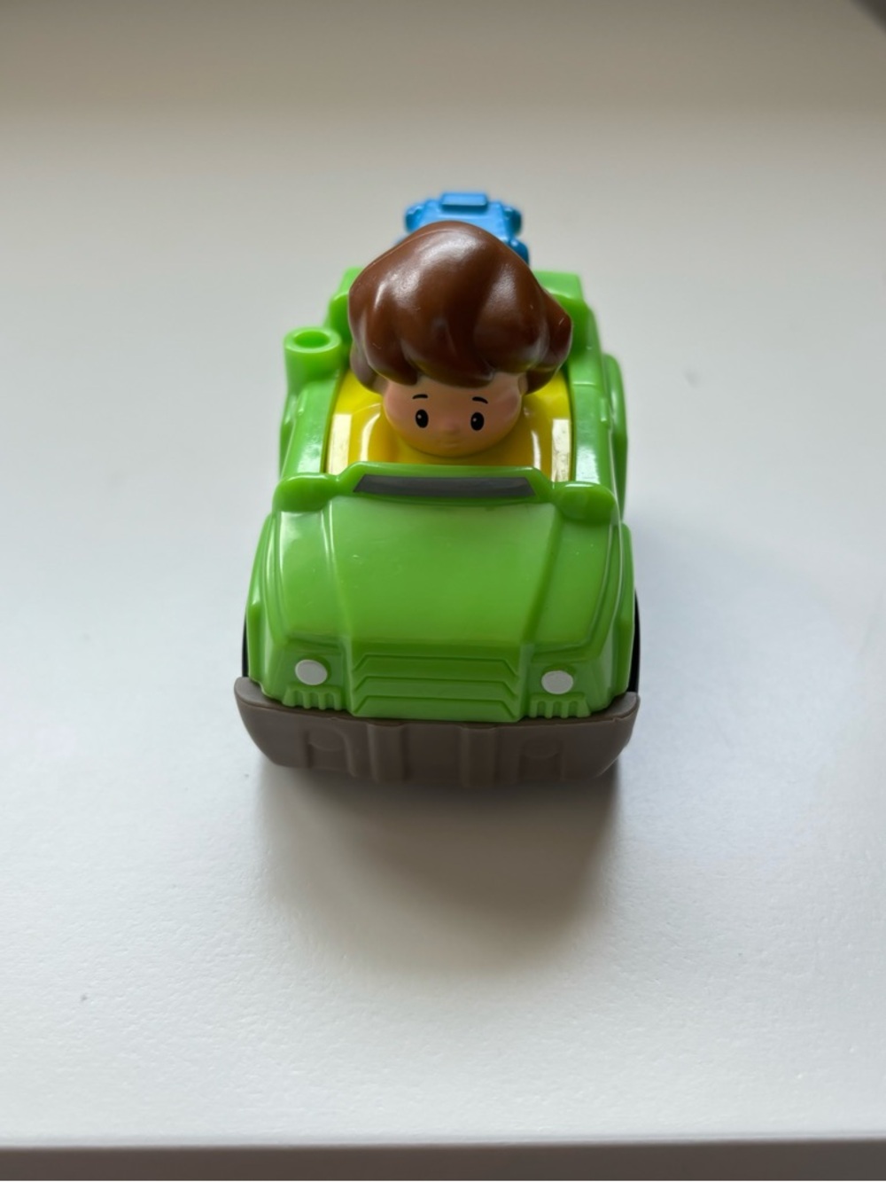Little people wheelie green tow truck